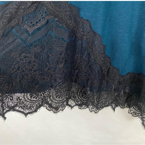 Chico’s Green Top With Lace Details Chico’s Size 4 Or XL - Picture 4 of 4